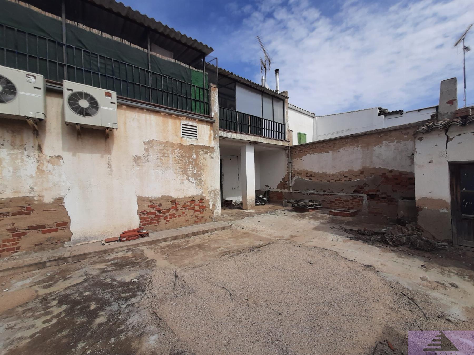 For sale of commercial in El Romeral