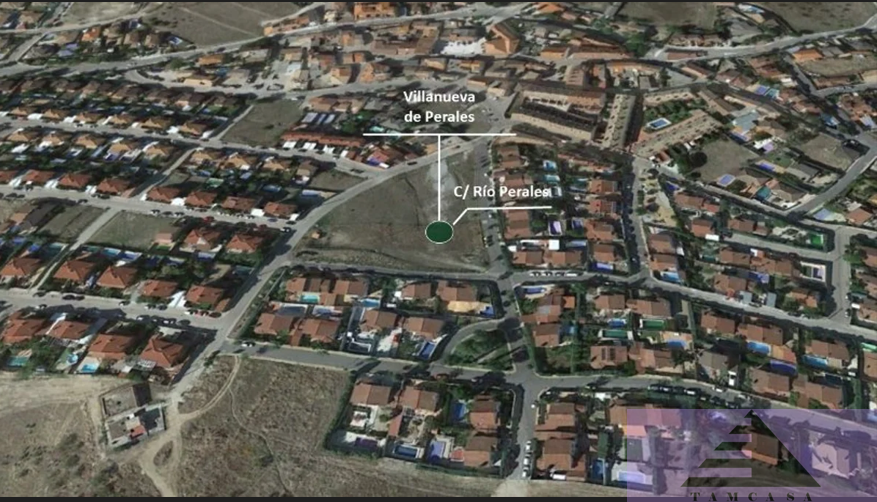 For sale of land in Villanueva de Perales