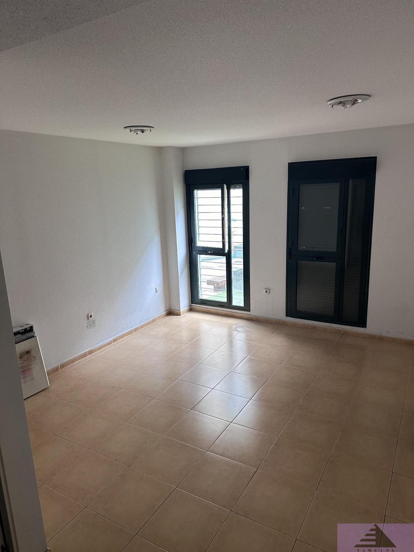 For rent of commercial in Pinto