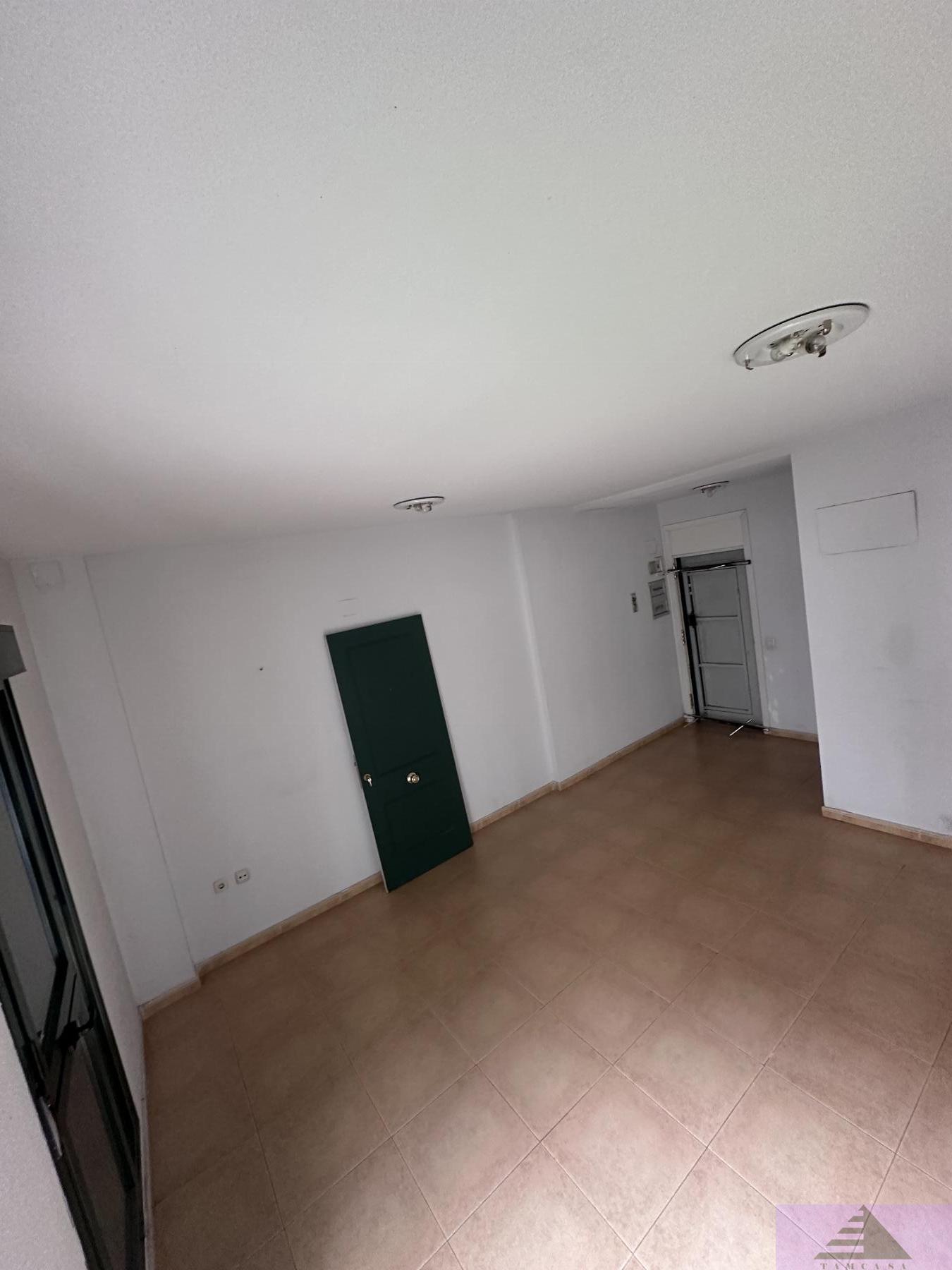 For rent of commercial in Pinto