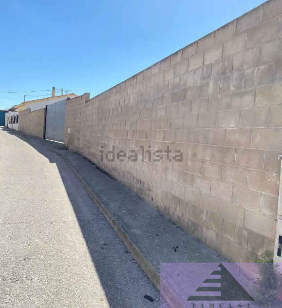 For sale of land in Borox
