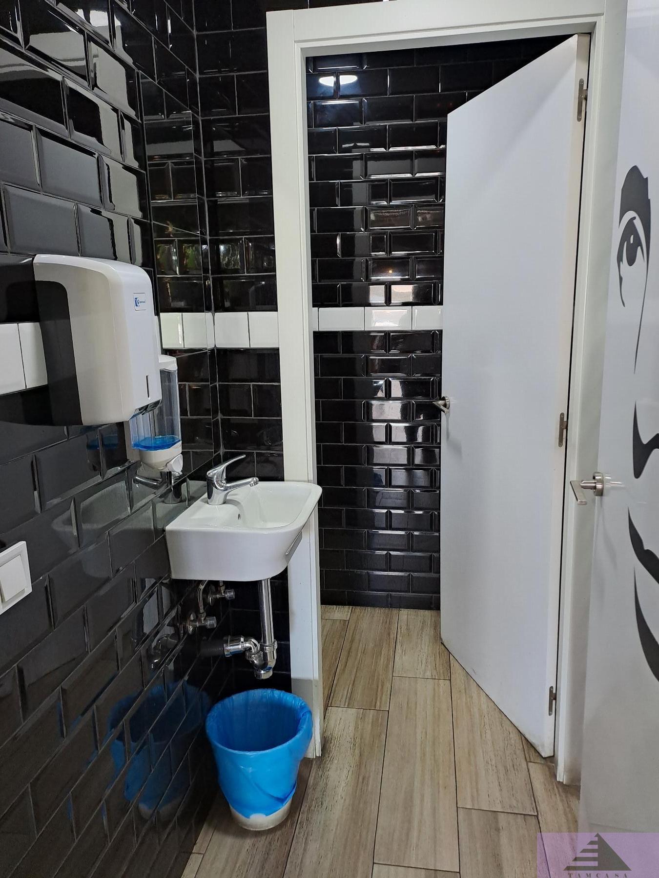 For rent of commercial in Seseña