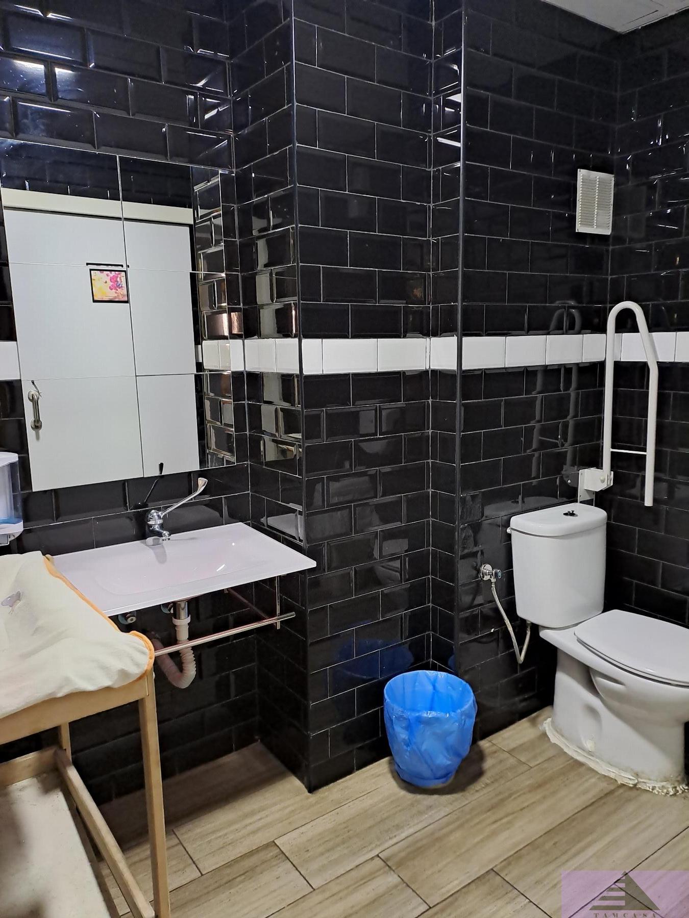 For rent of commercial in Seseña