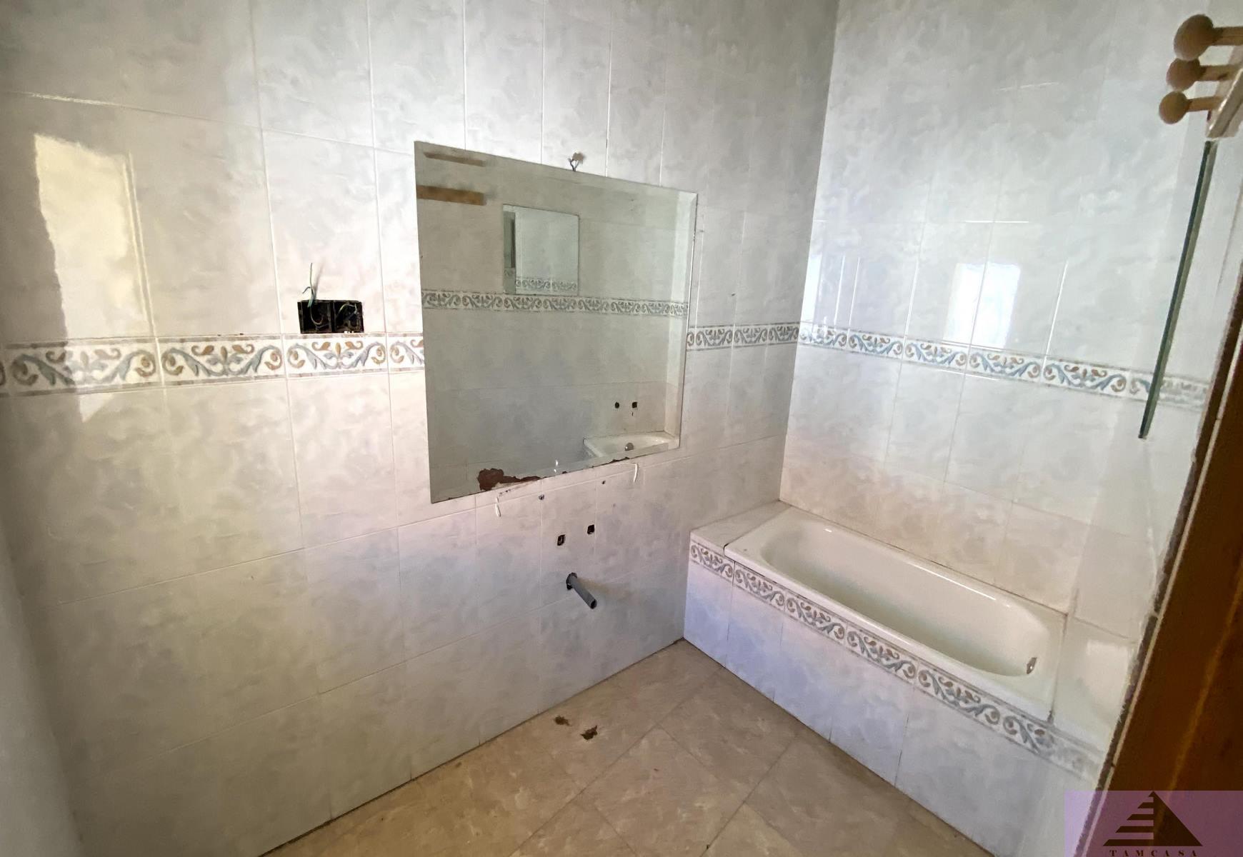 For sale of house in Añover de Tajo
