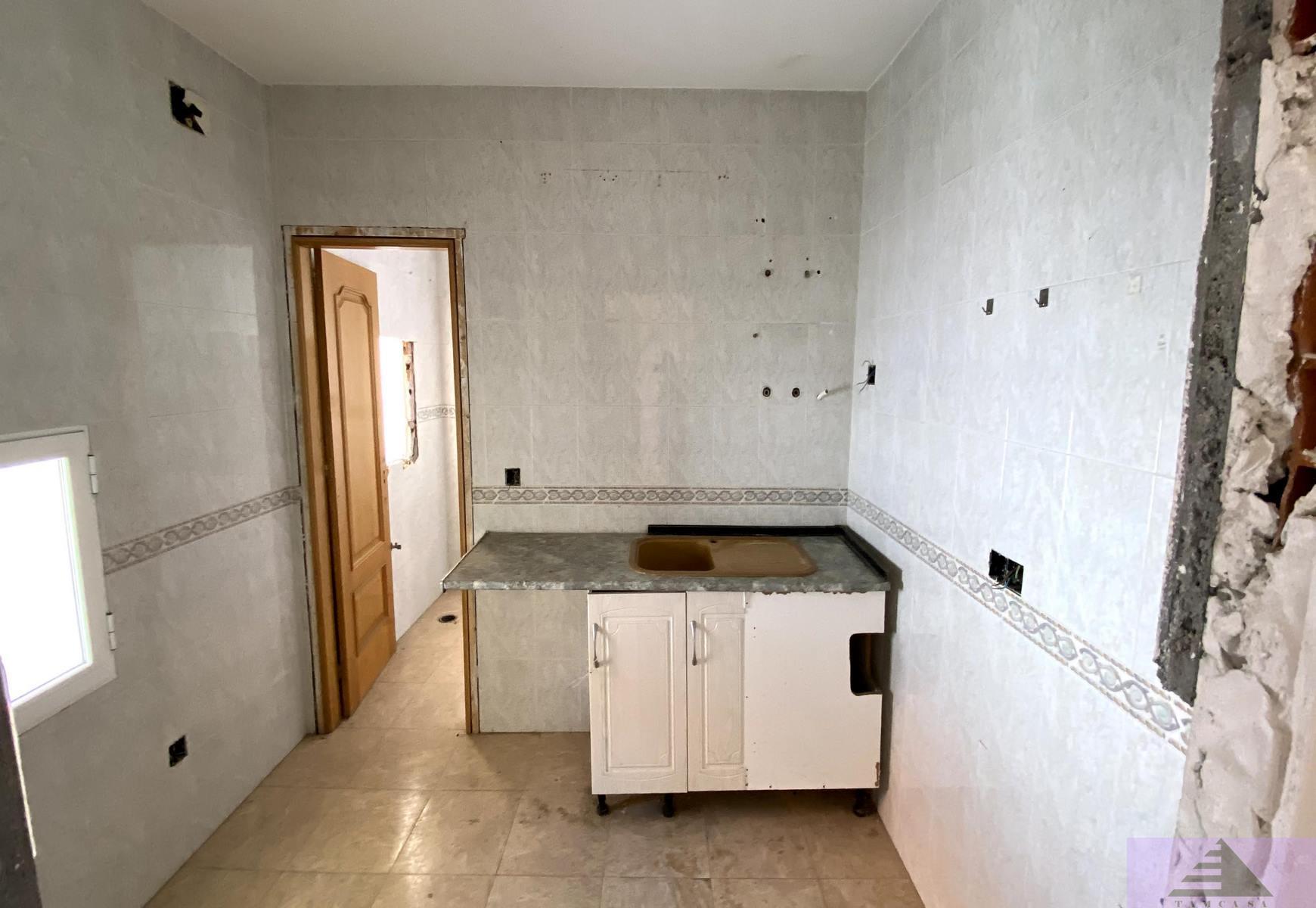 For sale of house in Añover de Tajo