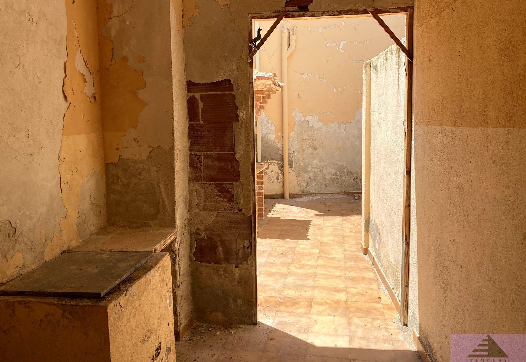 For sale of house in Añover de Tajo