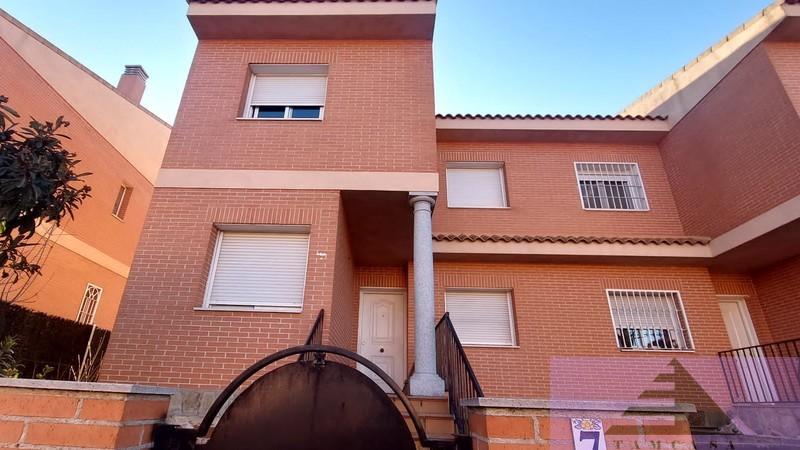 For sale of chalet in Ugena