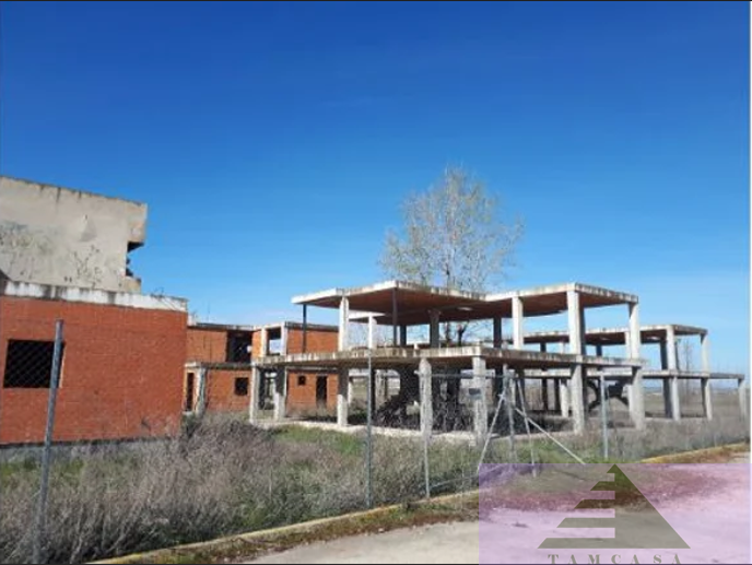 For sale of land in Villaralbo