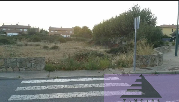For sale of land in Villarmayor