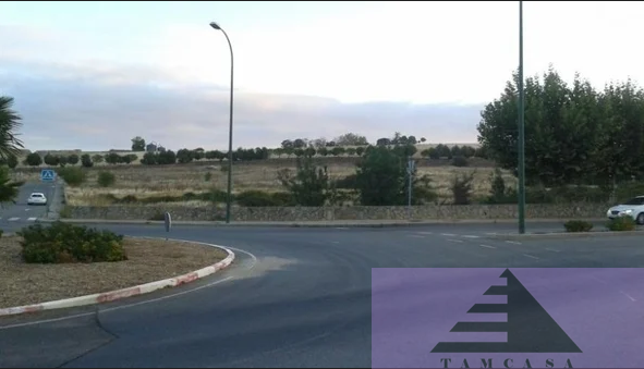 For sale of land in Villarmayor
