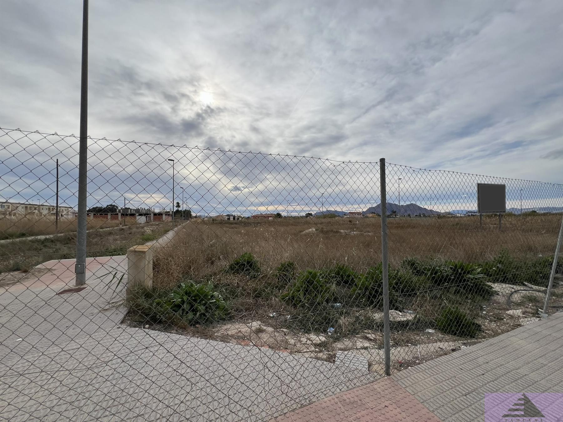 For sale of land in Almoradí