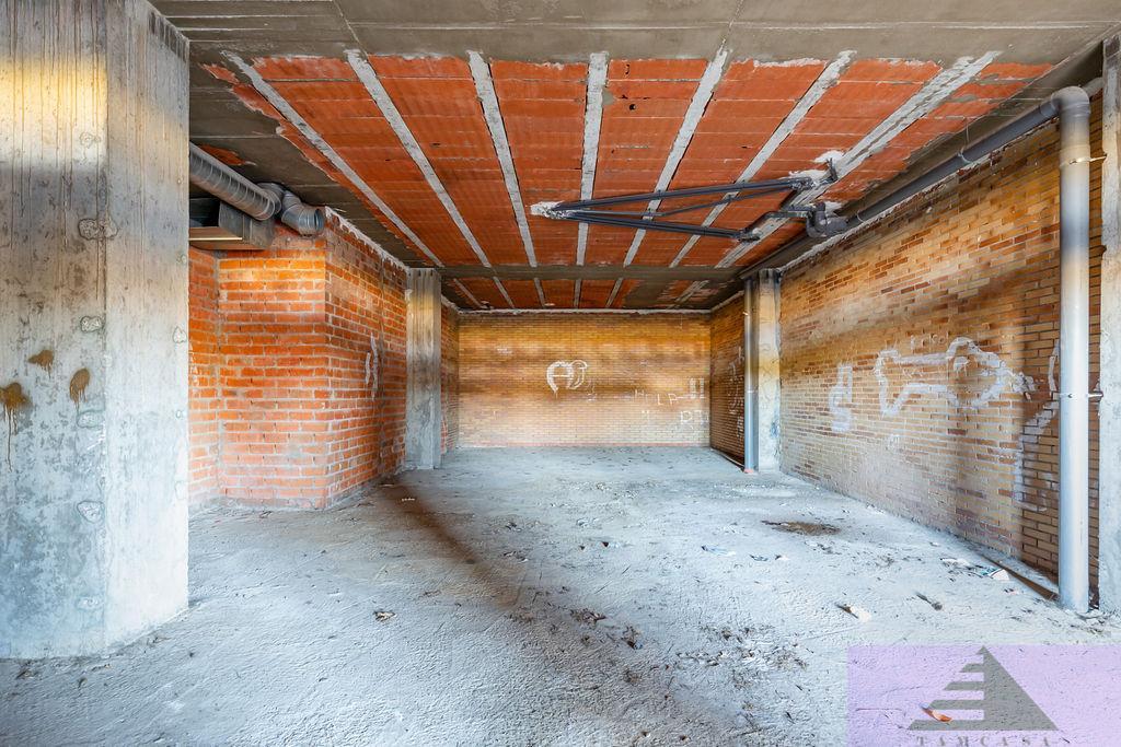 For sale of commercial in Seseña
