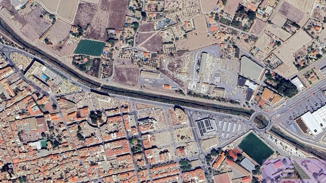 For sale of land in Novelda