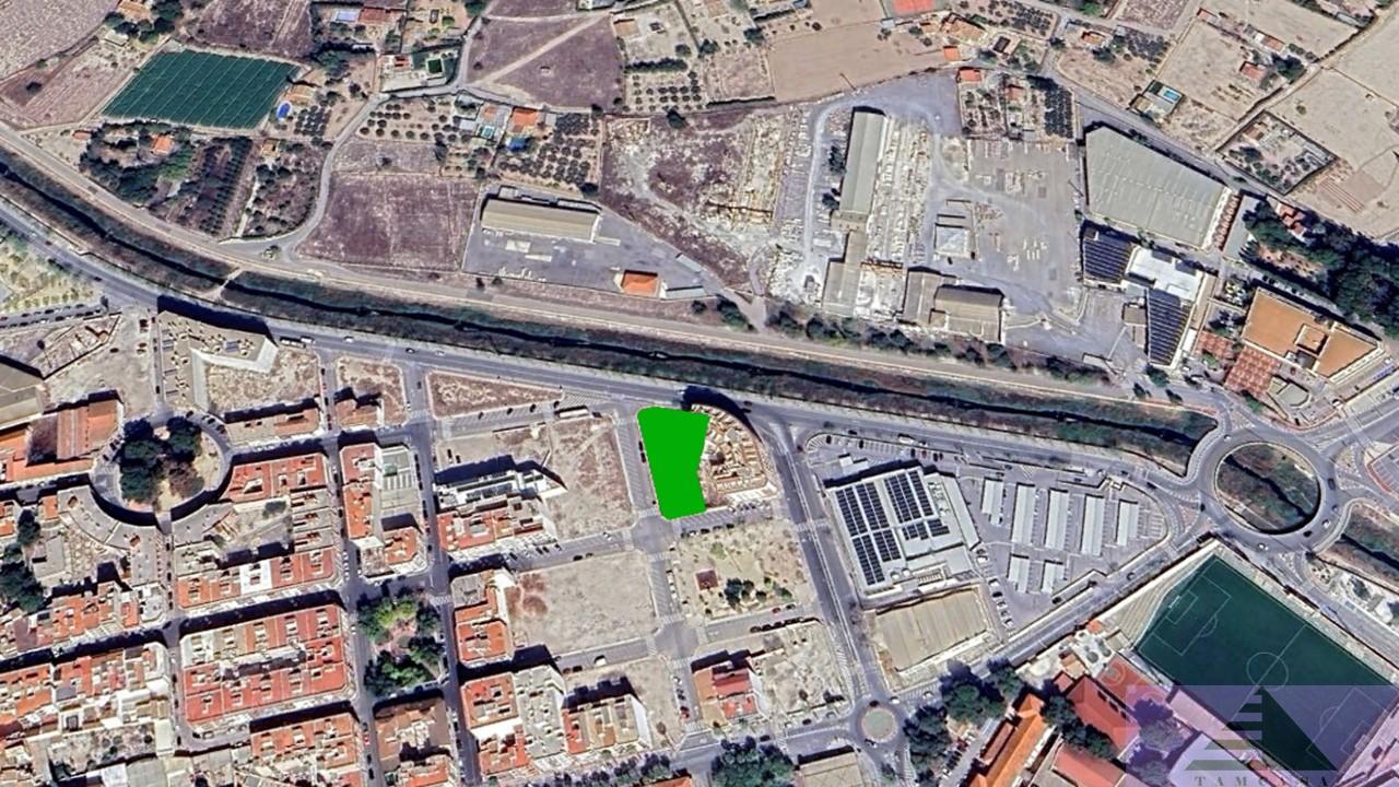 Venta de terreno en Novelda