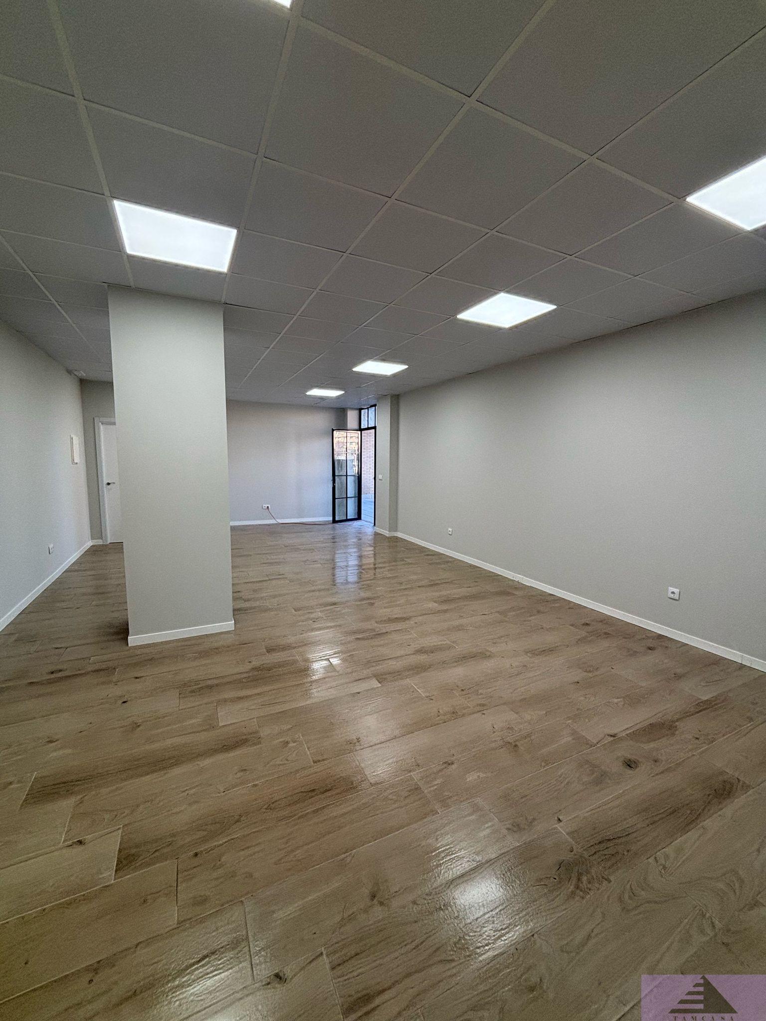 For rent of commercial in Seseña