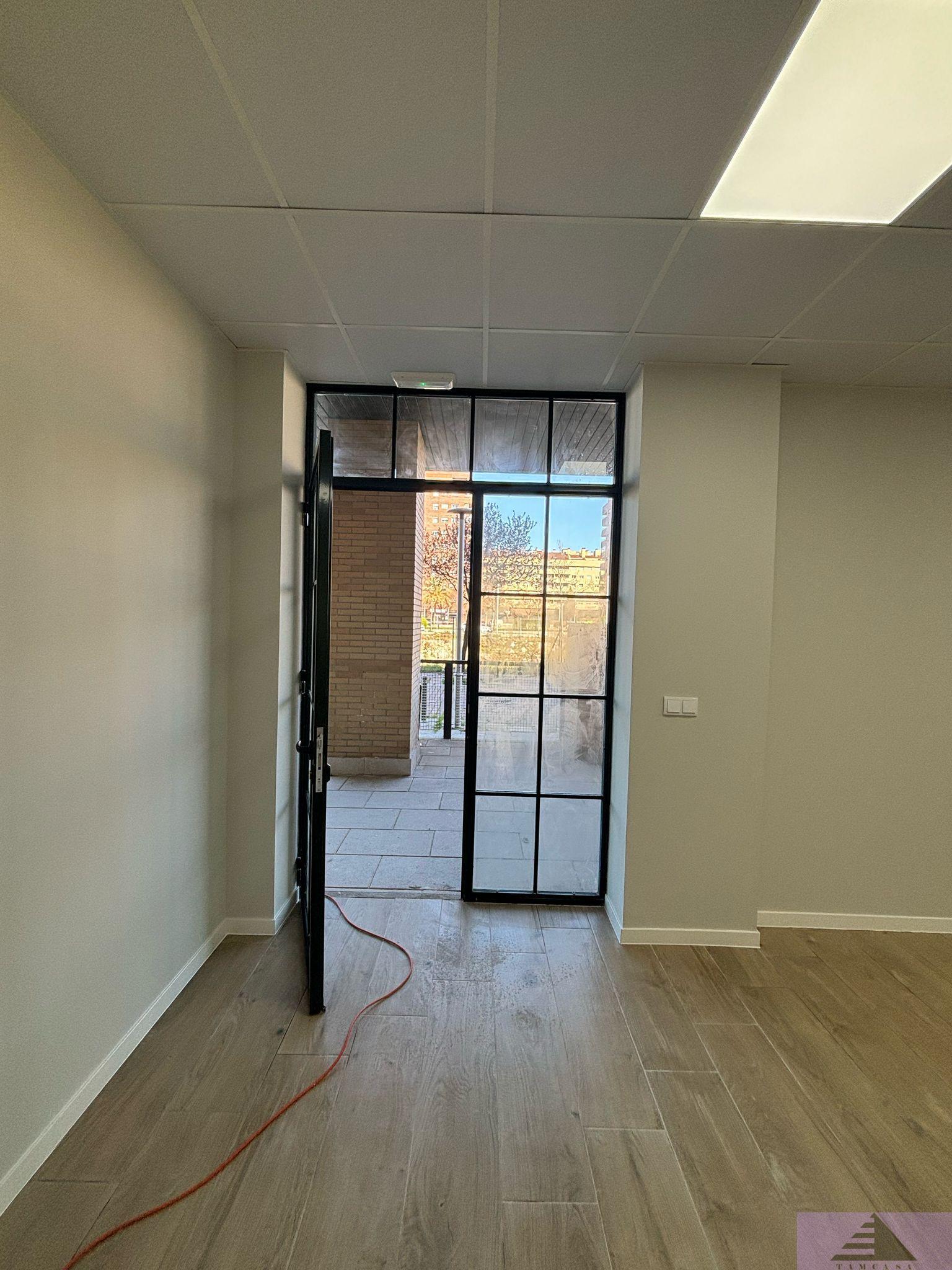 For rent of commercial in Seseña