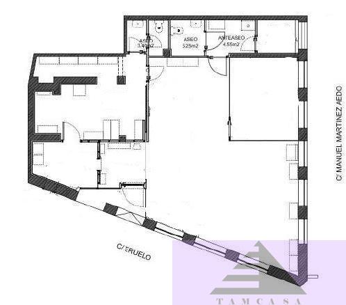 For sale of commercial in Estremera