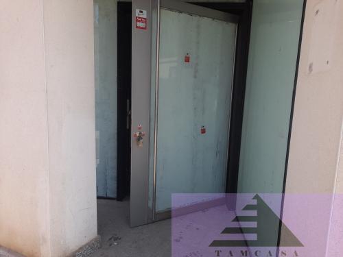 For sale of commercial in Estremera
