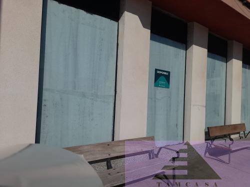 For sale of commercial in Estremera