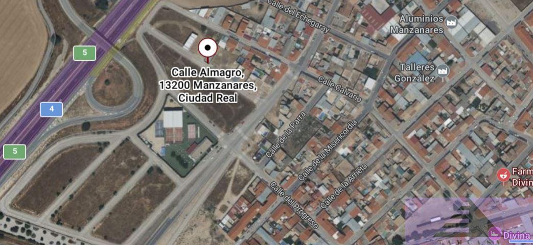 Venta de terreno en Manzanares