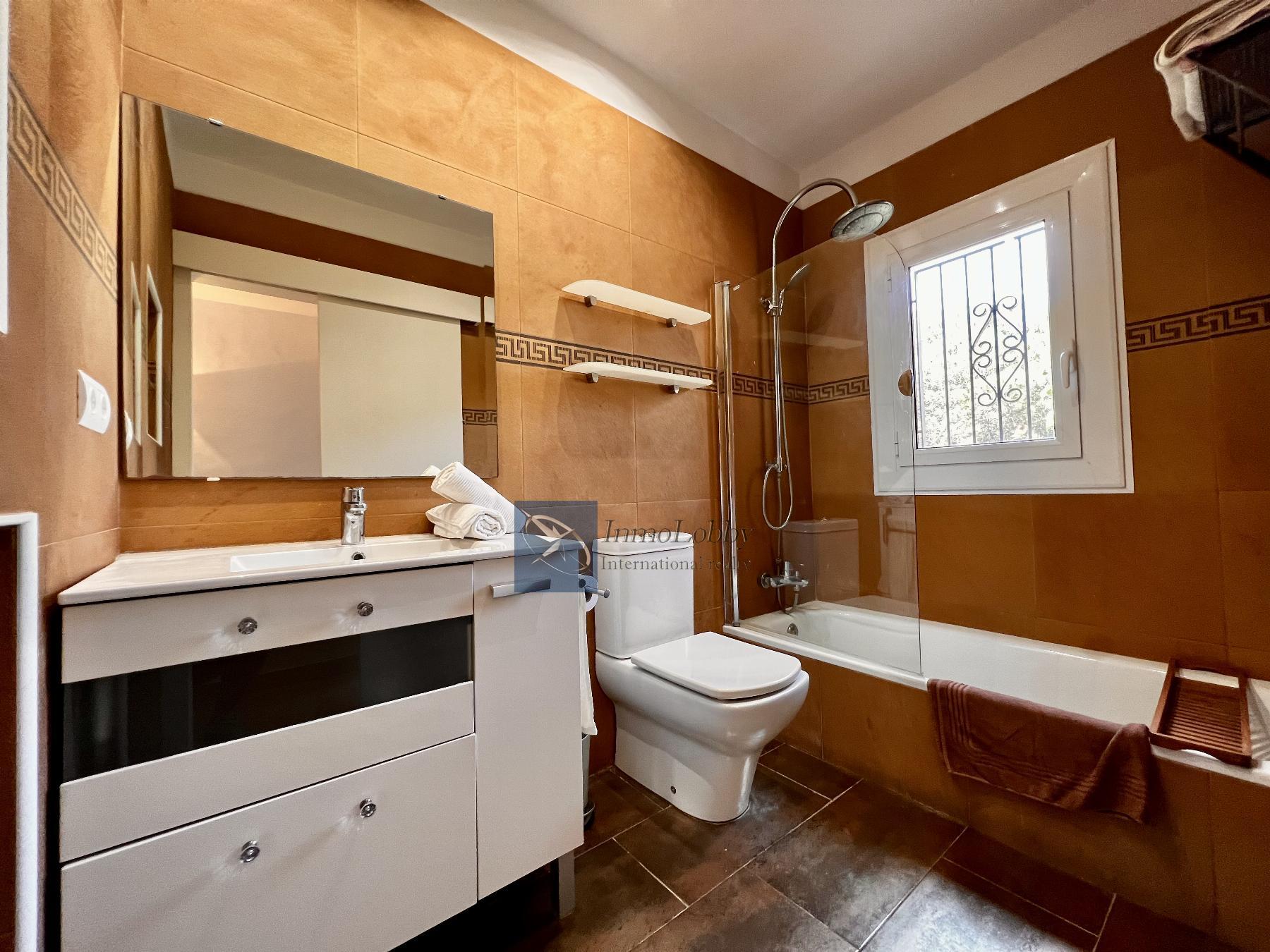 Venta de casa en Santa Cristina D´aro