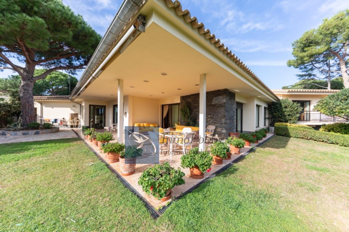 For rent of villa in S´Agaro