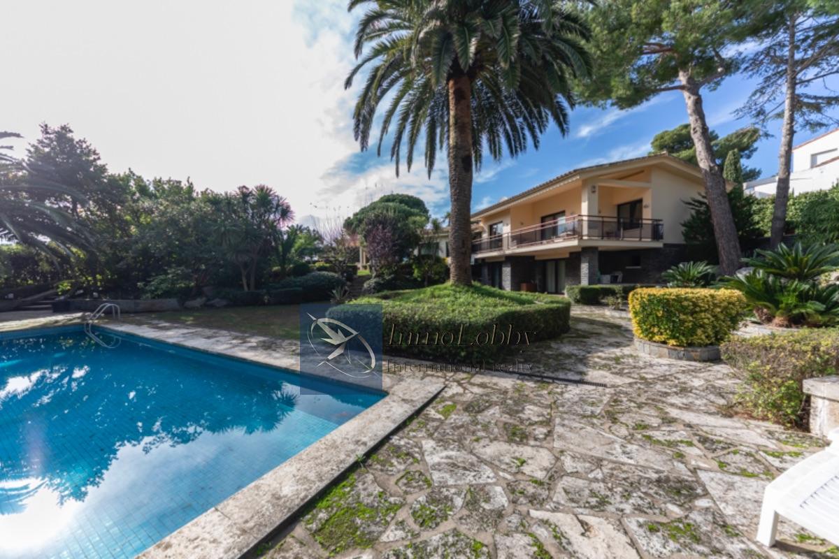 For rent of villa in S´Agaro