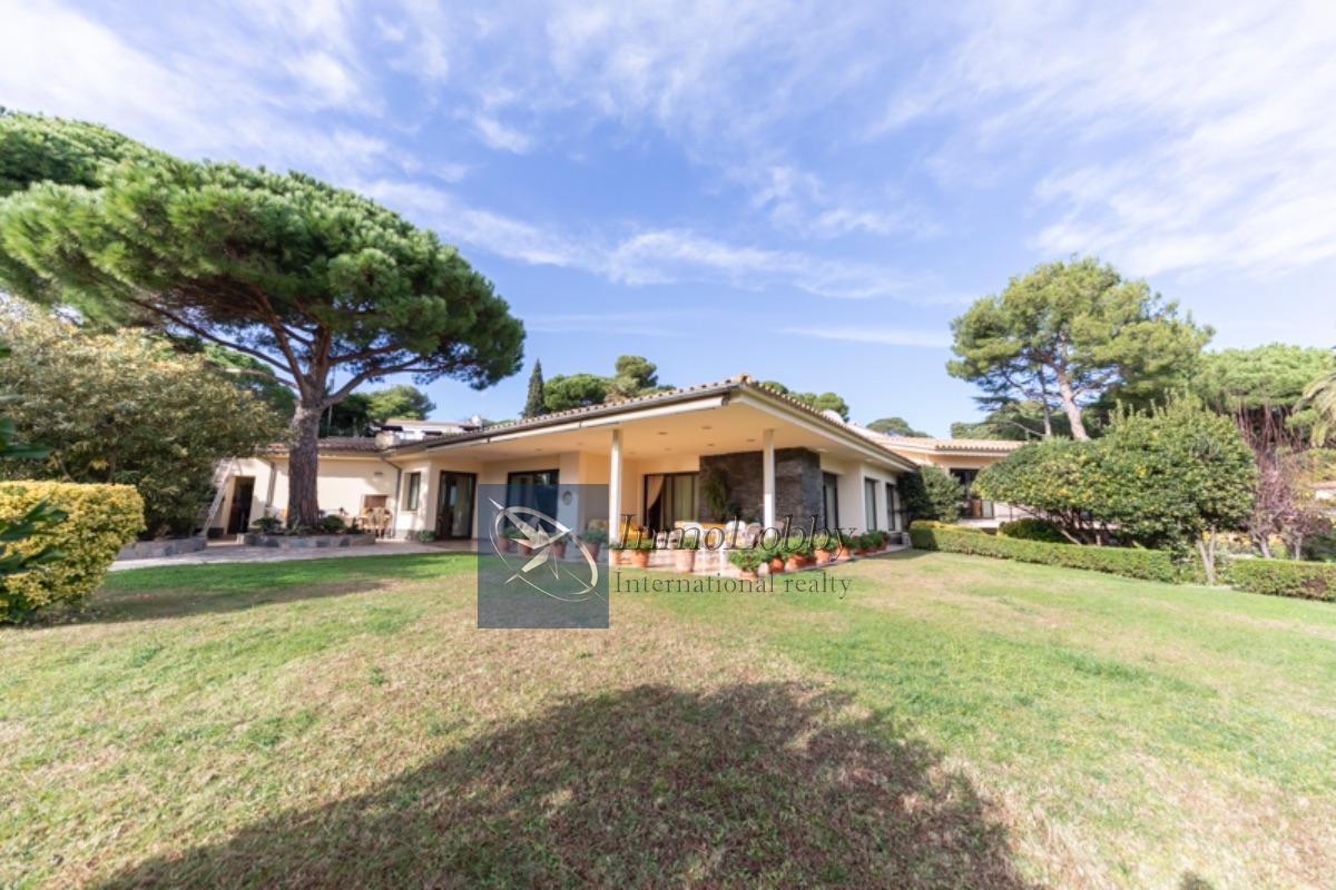 For rent of villa in S´Agaro