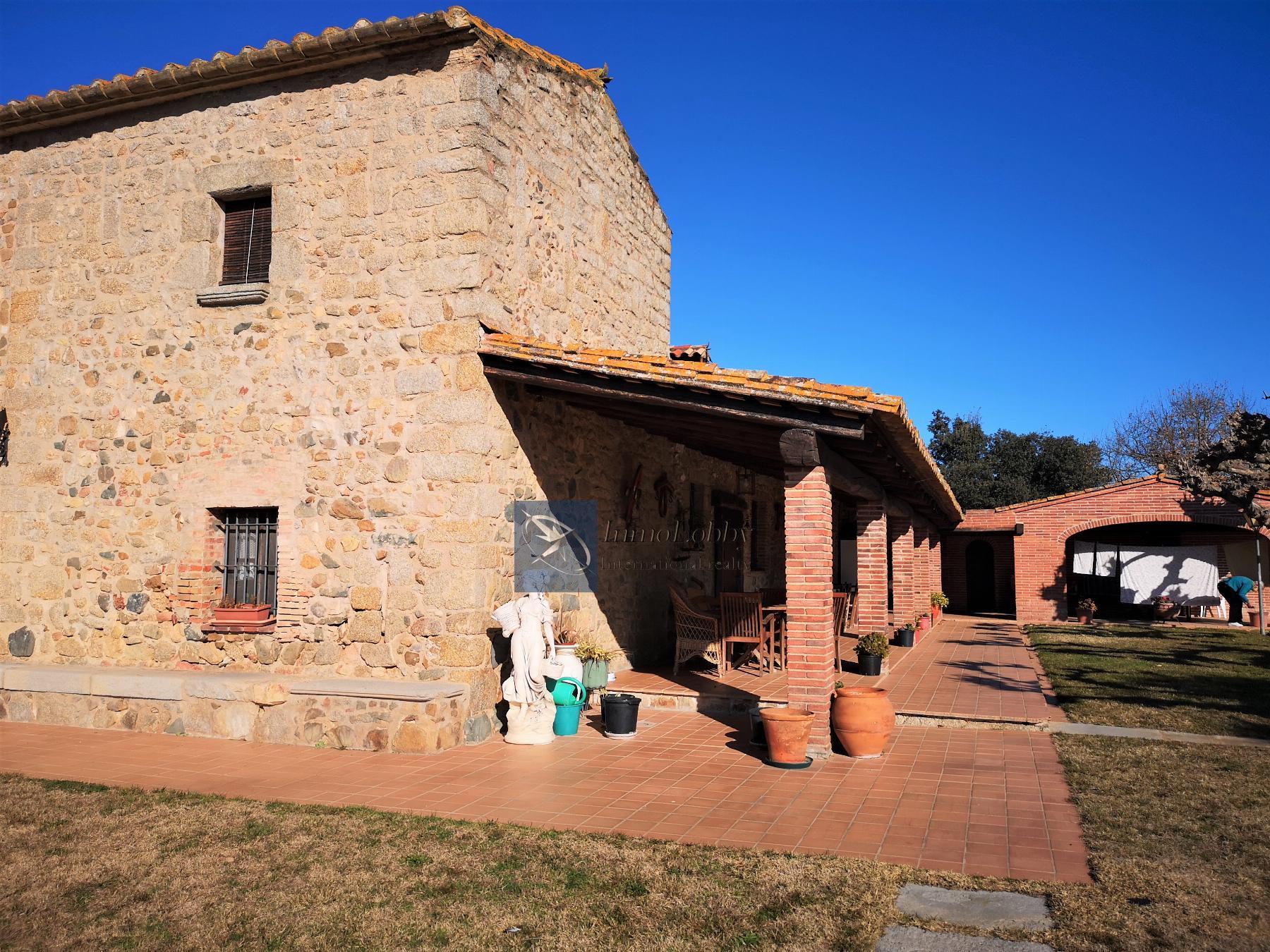 For sale of house in Llagostera