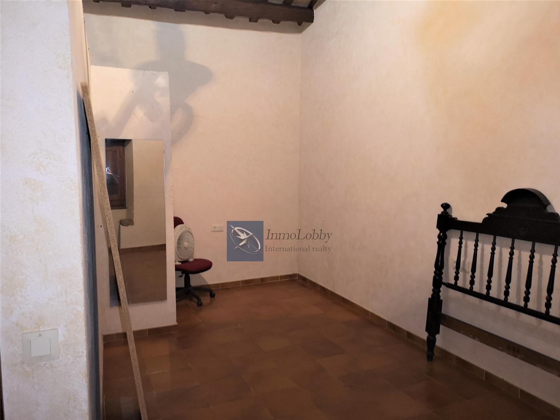For sale of house in Llagostera