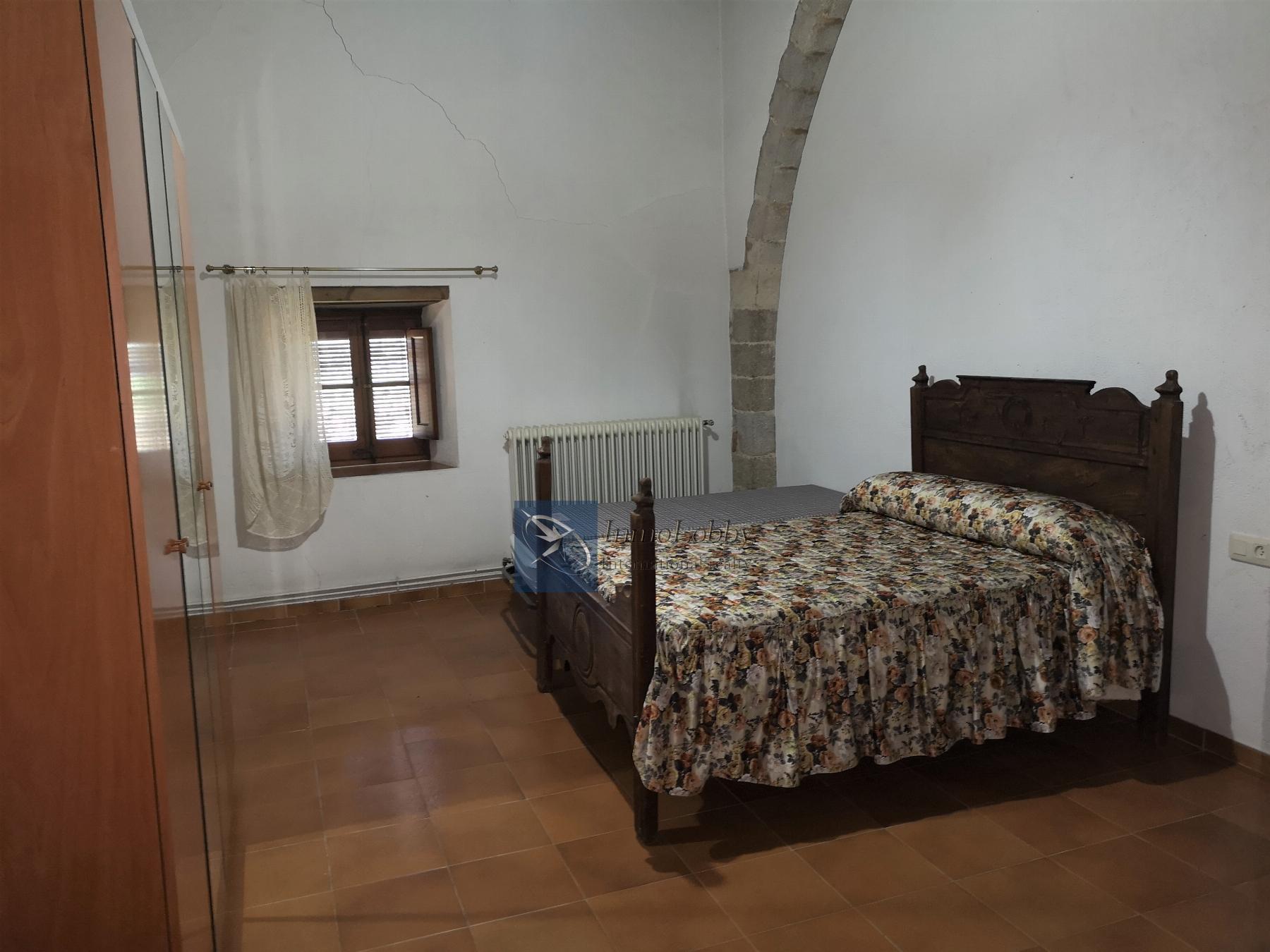 For sale of house in Llagostera