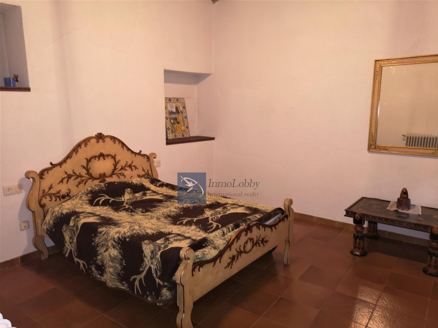 For sale of house in Llagostera