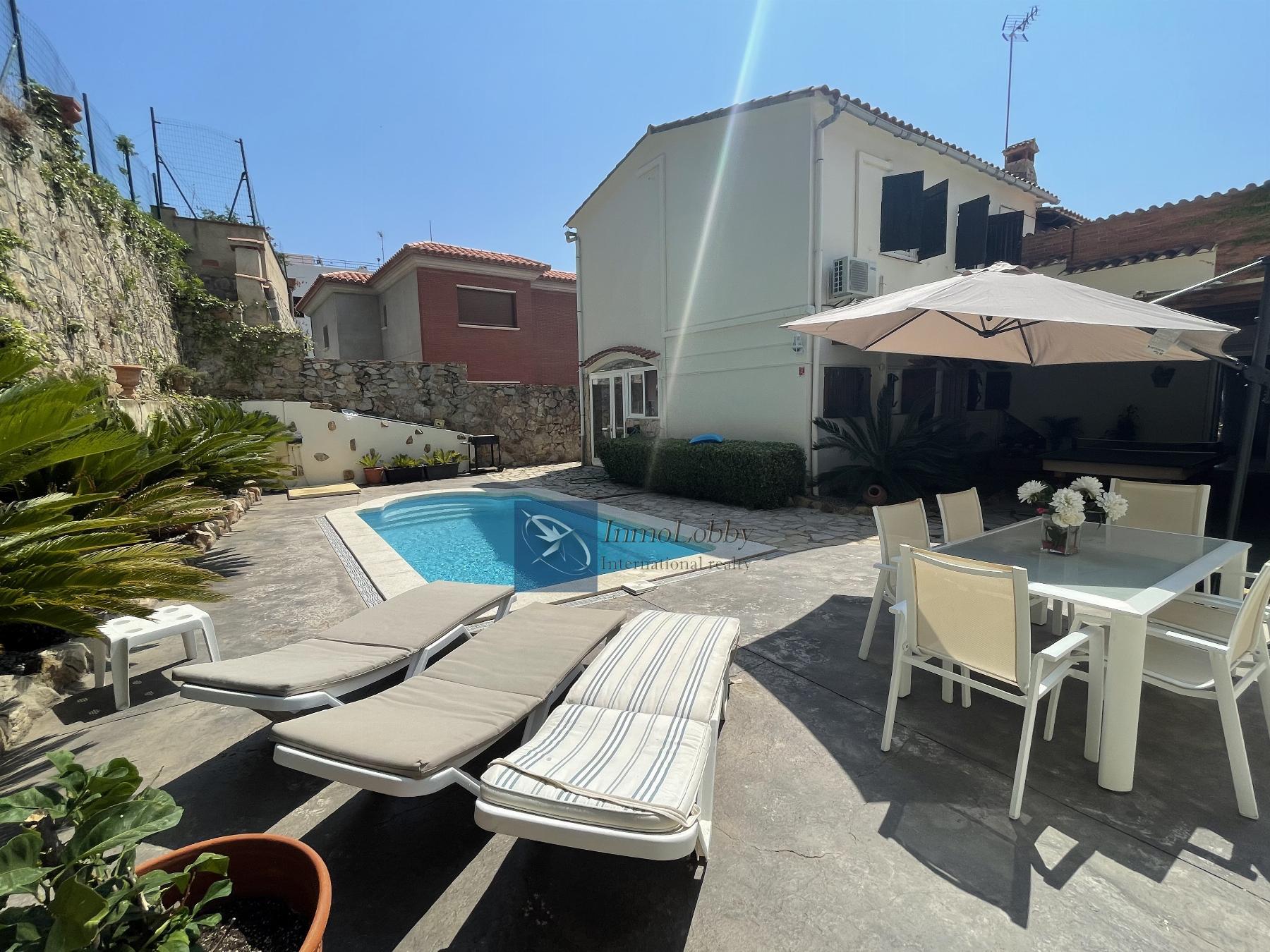 For sale of house in Castell-Platja d´Aro