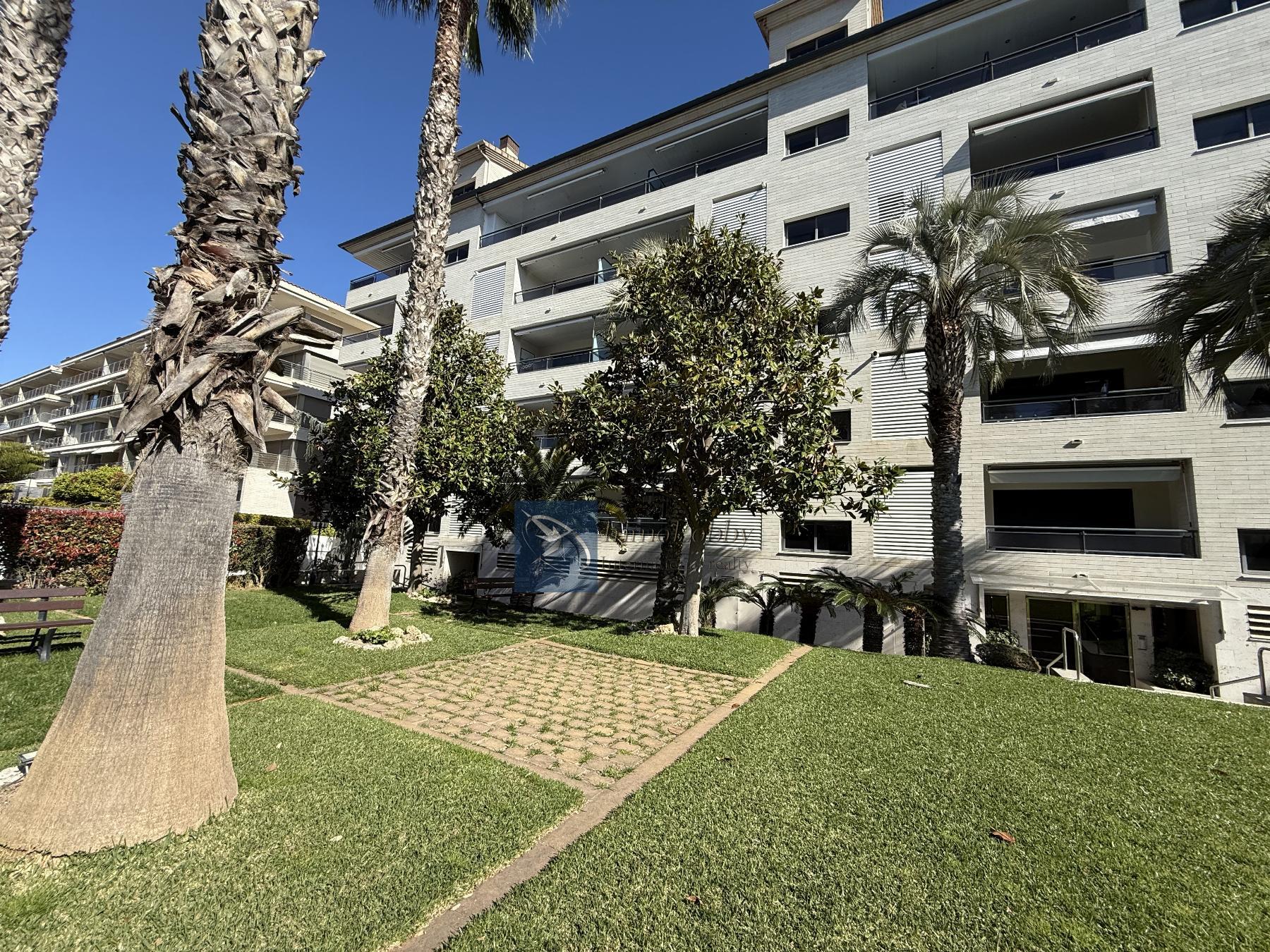 Продажа от

 Апартаменты на Castell-Platja d´Aro