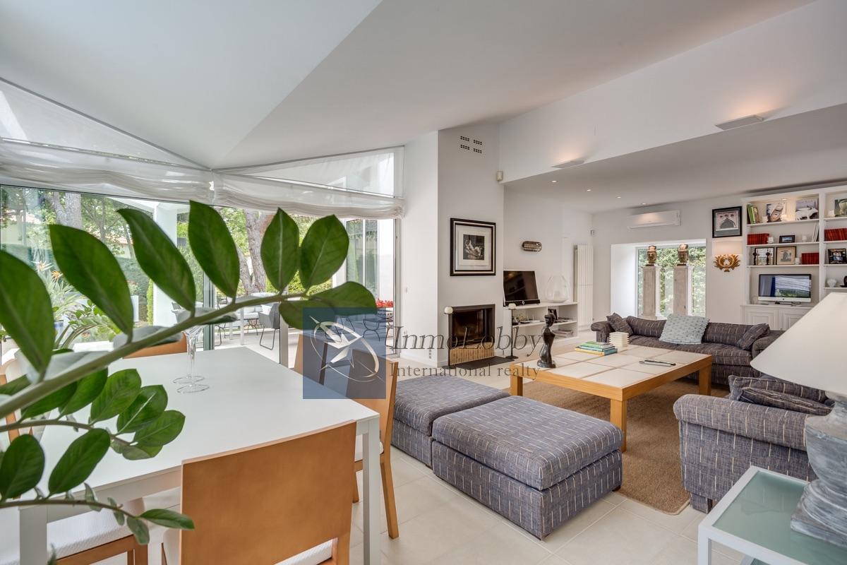 Zu verkaufen von villa in
 S´Agaro Zu verkaufen von villa in
 S´Agaro