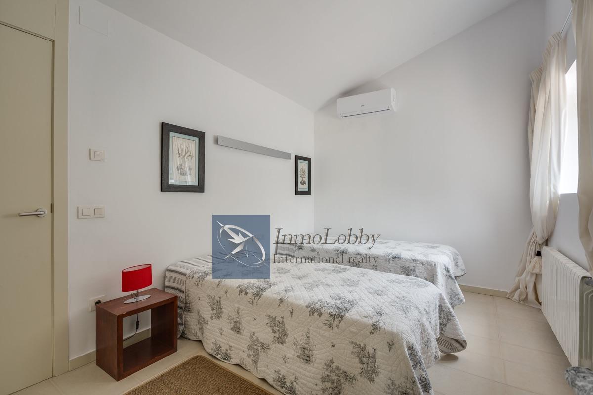 Zu verkaufen von villa in
 S´Agaro Zu verkaufen von villa in
 S´Agaro