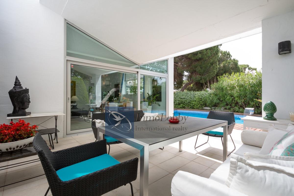 Zu verkaufen von villa in
 S´Agaro Zu verkaufen von villa in
 S´Agaro