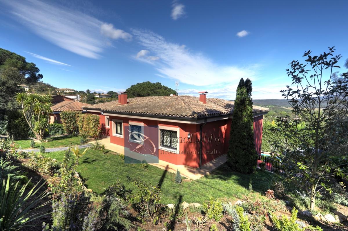 For sale of house in Santa Cristina D´aro