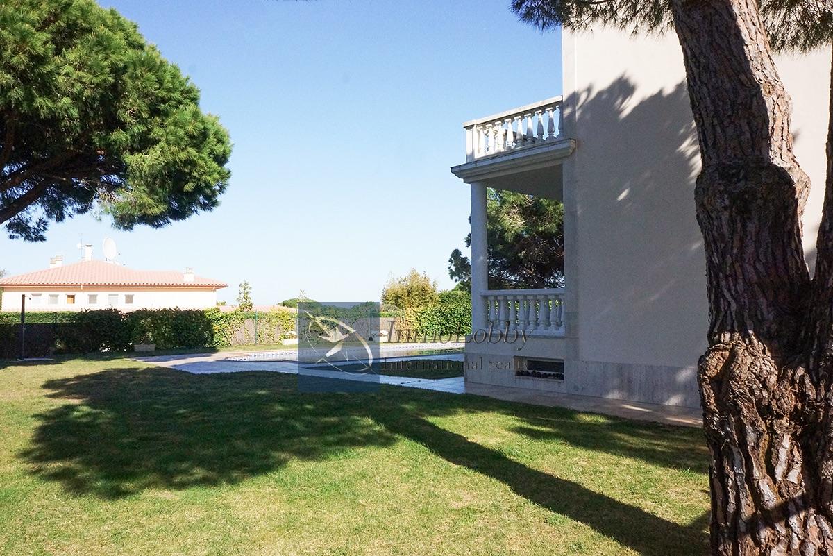 For sale of villa in S´Agaro