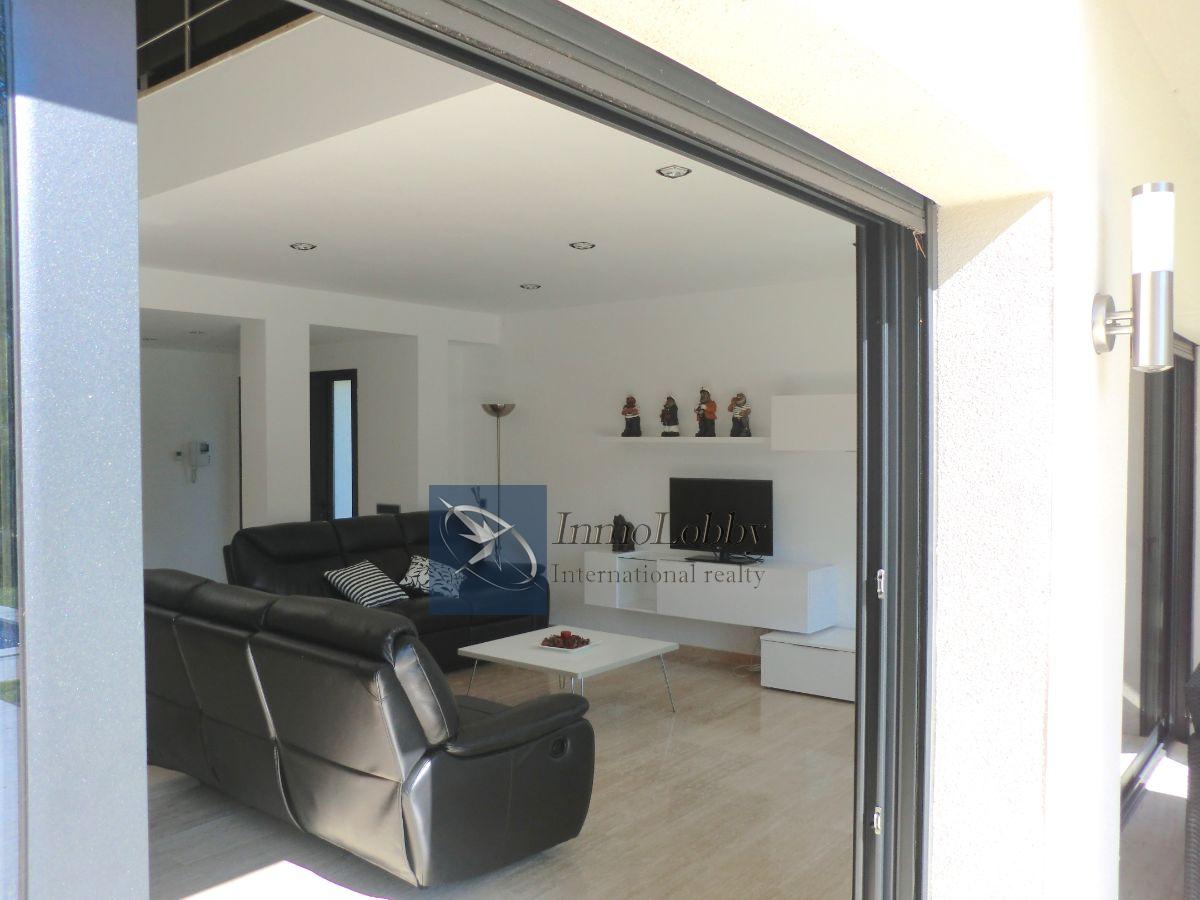 For rent of villa in S agaro