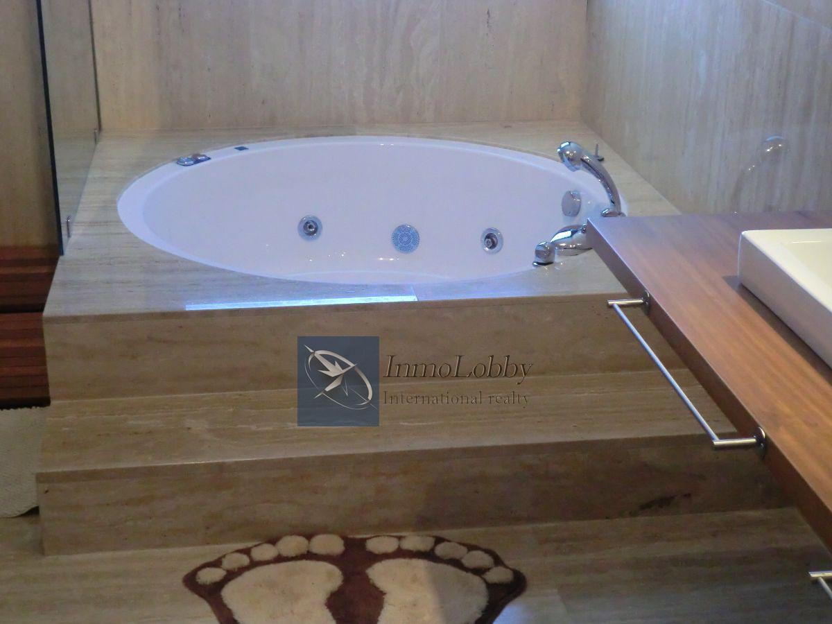 For rent of villa in S agaro