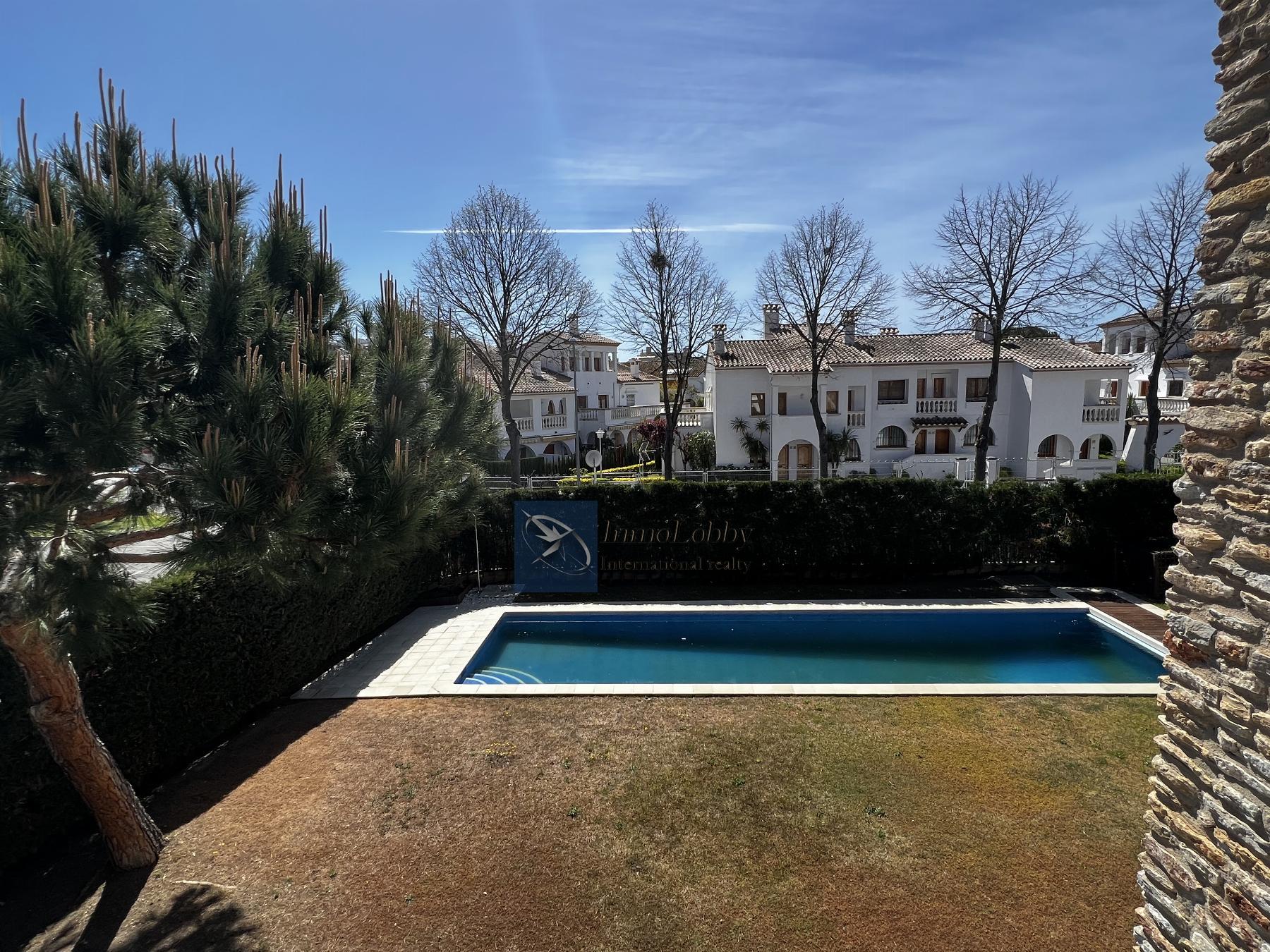Продажа от

 Домa на Platja d´Aro