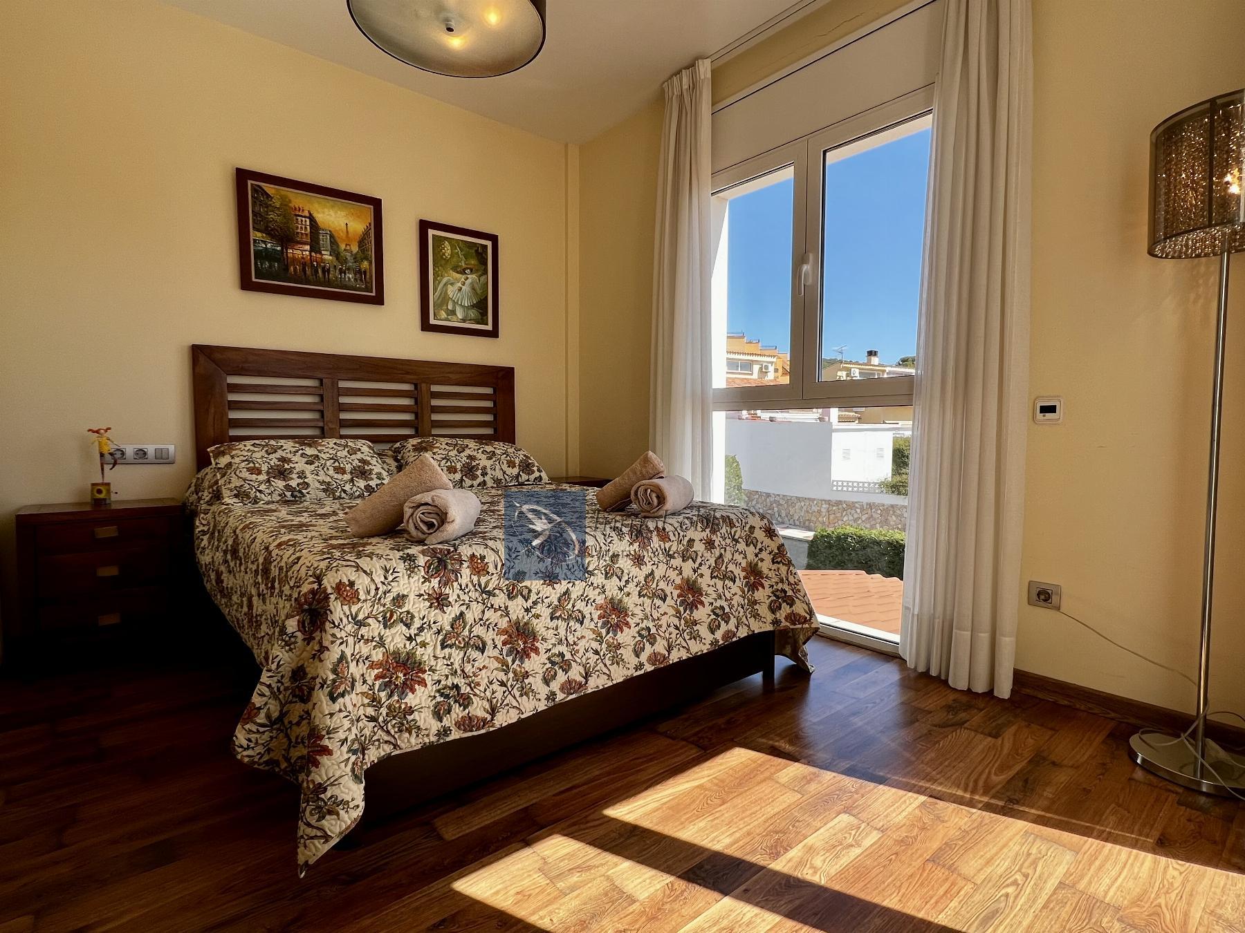 Продажа от

 Домa на Platja d´Aro