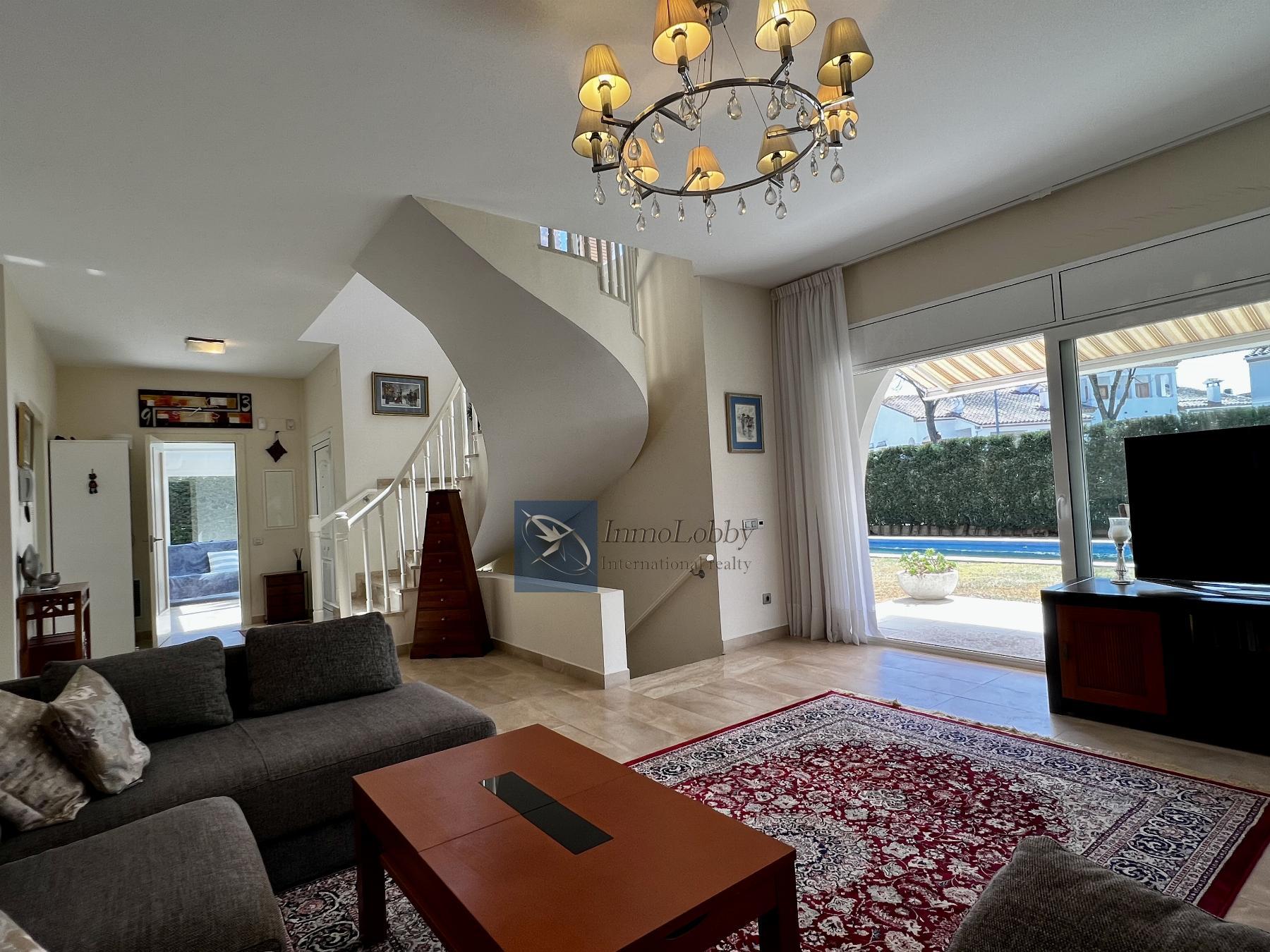 Продажа от

 Домa на Platja d´Aro