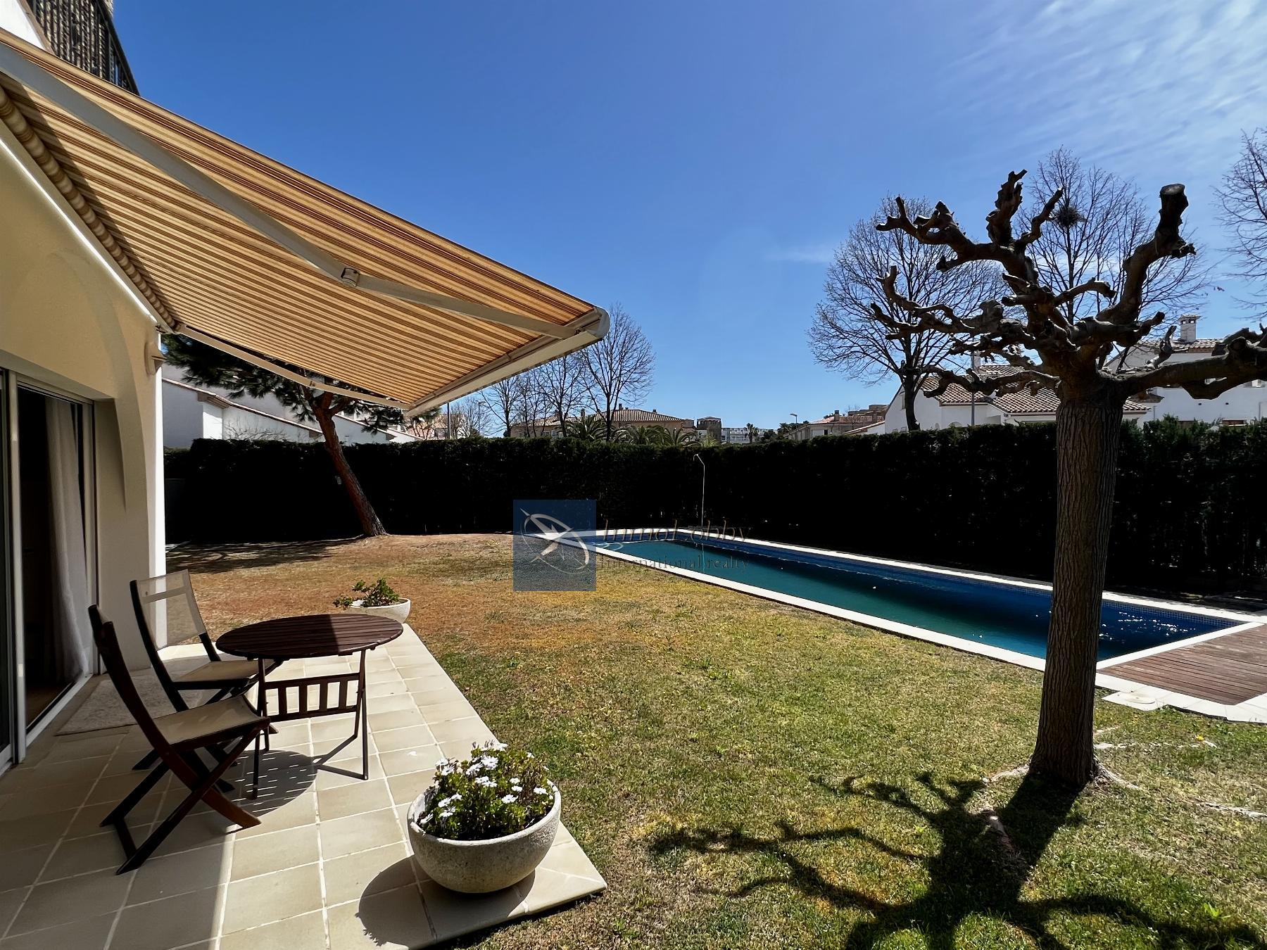 Продажа от

 Домa на Platja d´Aro