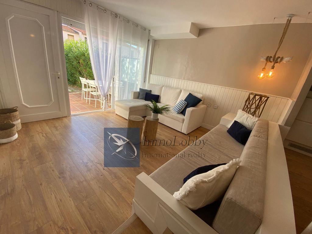 For sale of house in S agaro