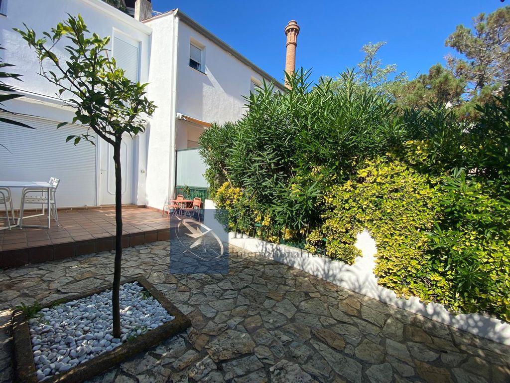 For sale of house in S agaro