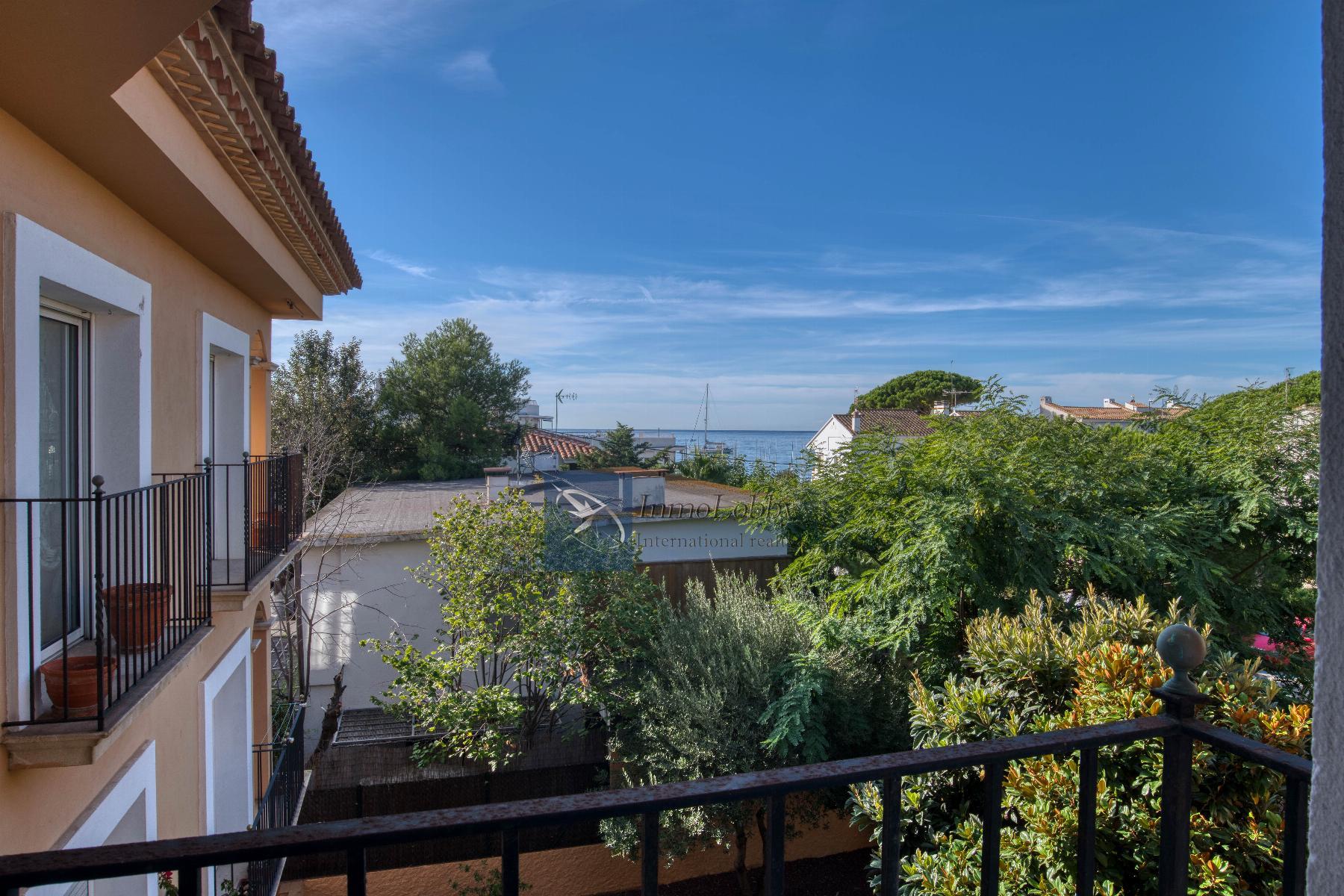 Продажа от

 Апартаменты

 на Palamós