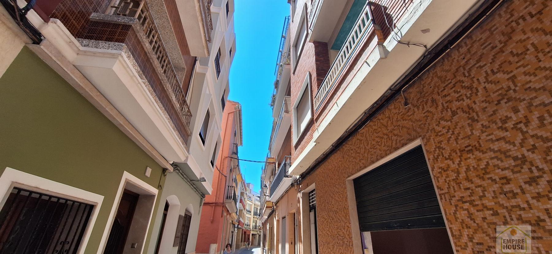For sale of building in Algemesí