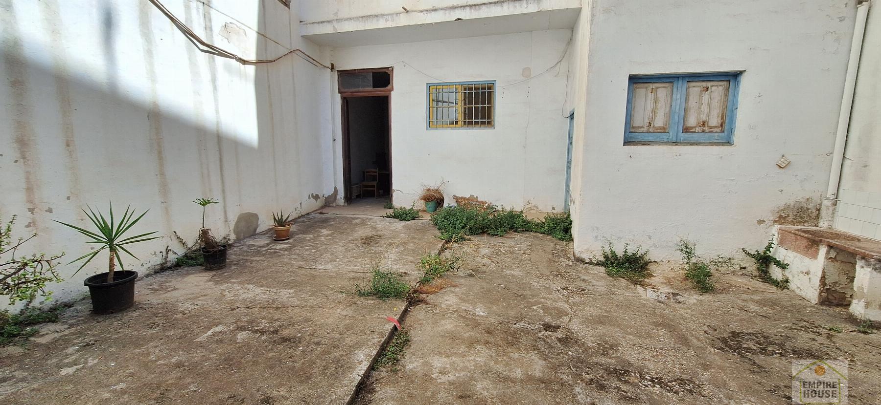 For sale of building in Algemesí